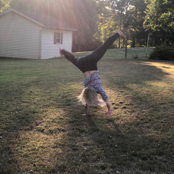 Meet your Posher, Tori. - Picture 5 of 6